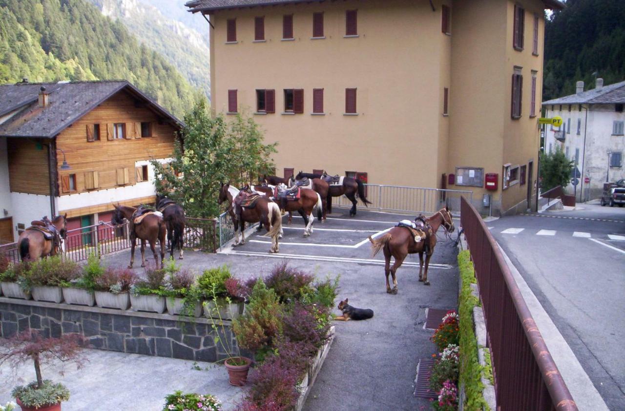 Albergo Ristorante Sole Mezzoldo Buitenkant foto